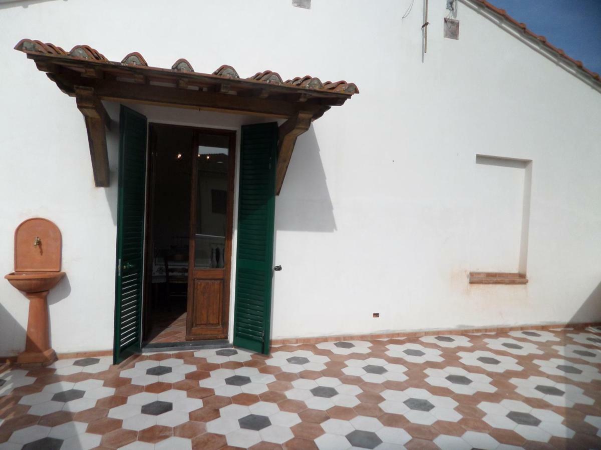 La Terrazza Apartment Palaia Luaran gambar