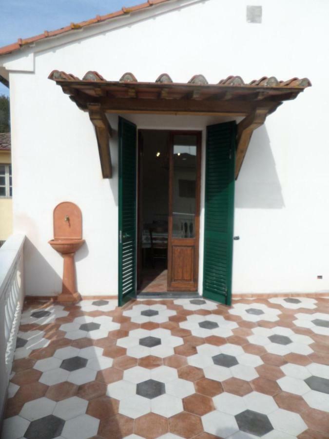 La Terrazza Apartment Palaia Luaran gambar